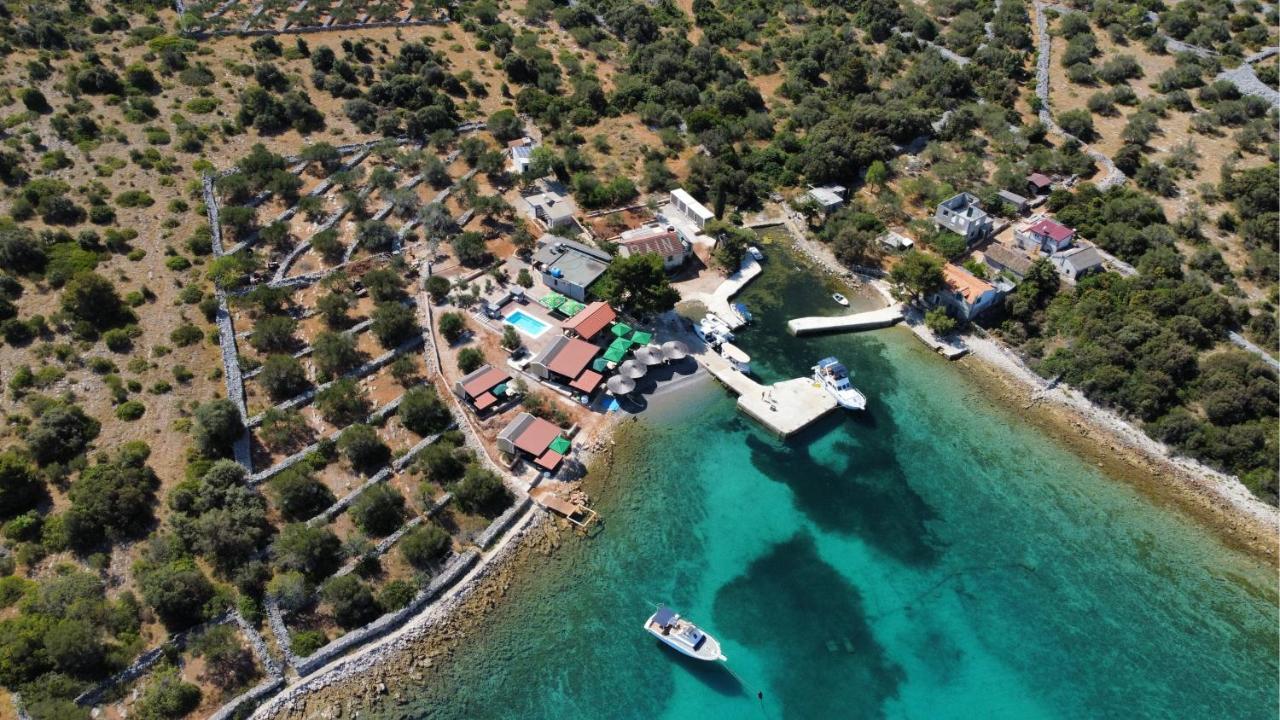 Beach House Danica - Resort & Tavern Bain, Free Transport, Pool, Island Of Zut - Kornati Pristanisce Exteriör bild