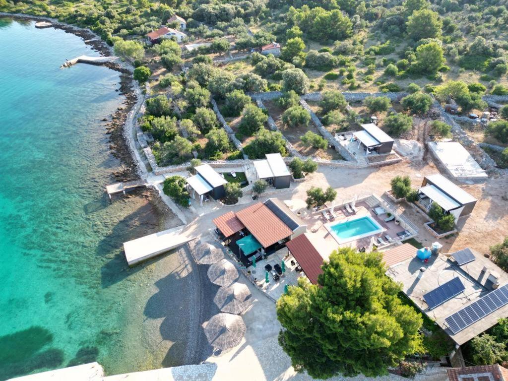 Beach House Danica - Resort & Tavern Bain, Free Transport, Pool, Island Of Zut - Kornati Pristanisce Exteriör bild